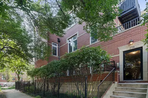 2758 W Francis Pl #204, Chicago, IL 60647