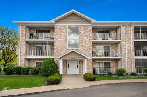 16036 Crystal Creek Dr #2A, Orland Park, IL 60462