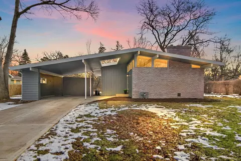 411 S 1st St, Elburn, IL 60119