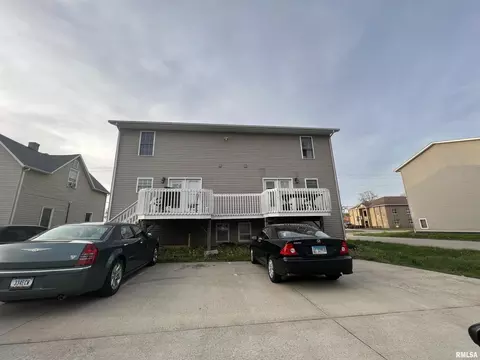 Exterior - 305 E 307 E Mill St, Carbondale, IL 62901 photo 9 of 14