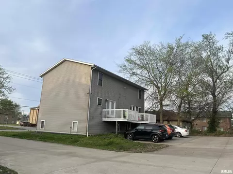 Exterior - 305 E 307 E Mill St, Carbondale, IL 62901 photo 12 of 14