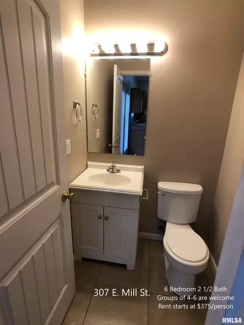 Bath - 305 E 307 E Mill St, Carbondale, IL 62901 photo 3 of 3