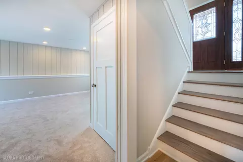 Entry Way - 305 E Country Dr, Bartlett, IL 60103 photo 2 of 2