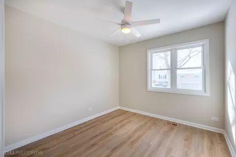 Bedroom - 305 E Country Dr, Bartlett, IL 60103 photo 5 of 5