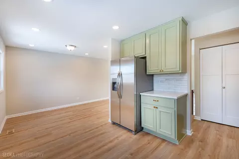 Kitchen - 305 E Country Dr, Bartlett, IL 60103 photo 3 of 3