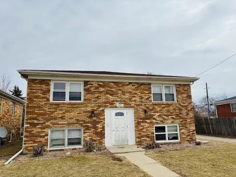 1207 Orchard Rd, Bloomington, IL 61701