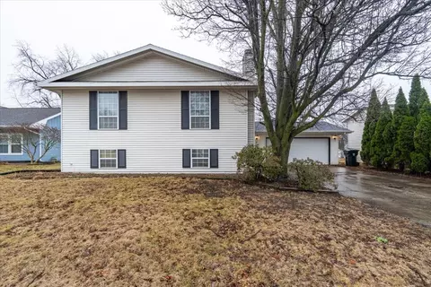1211 Brentwood Ct, Normal, IL 61761