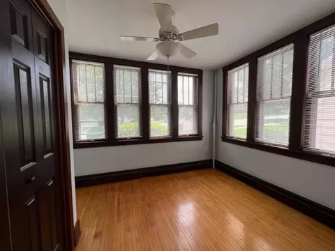 Living - 532 South St, Elgin, IL 60123 photo 3 of 11