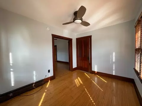 Living - 532 South St, Elgin, IL 60123 photo 7 of 11