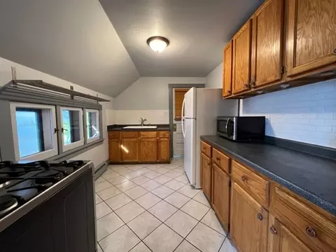 Kitchen - 532 South St, Elgin, IL 60123 photo 5 of 9