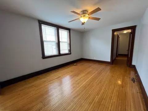 Living - 532 South St, Elgin, IL 60123 photo 2 of 11