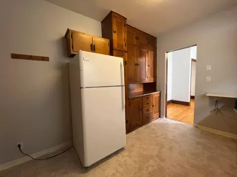 Kitchen - 532 South St, Elgin, IL 60123 photo 2 of 9