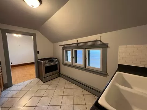 Kitchen - 532 South St, Elgin, IL 60123 photo 6 of 9
