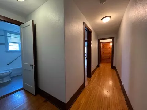 Entry Way - 532 South St, Elgin, IL 60123 photo 2 of 3