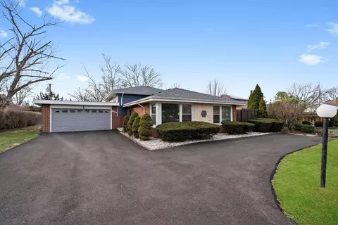 6839 W 127th St, Palos Heights, IL 60463