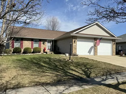 1408 E Heather Dr, Mahomet, IL 61853