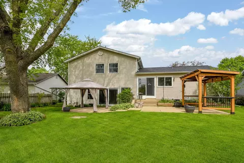 Exterior - 671 Coral Ave, Bartlett, IL 60103 photo 4 of 5