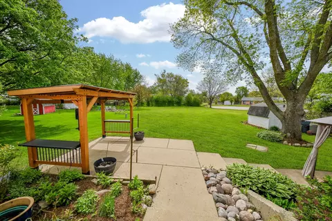 Exterior - 671 Coral Ave, Bartlett, IL 60103 photo 2 of 5