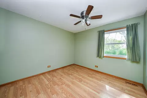 Bedroom - 671 Coral Ave, Bartlett, IL 60103 photo 2 of 3