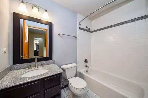 Bath - 671 Coral Ave, Bartlett, IL 60103 photo 3 of 3