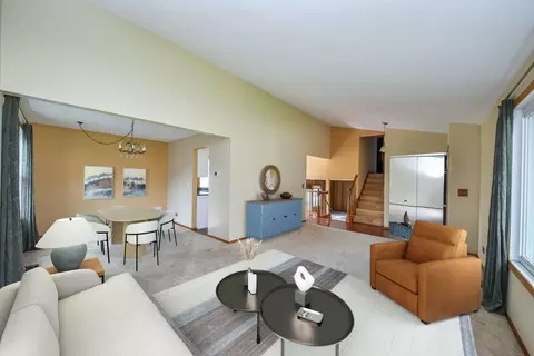 Living - 671 Coral Ave, Bartlett, IL 60103 photo 3 of 5