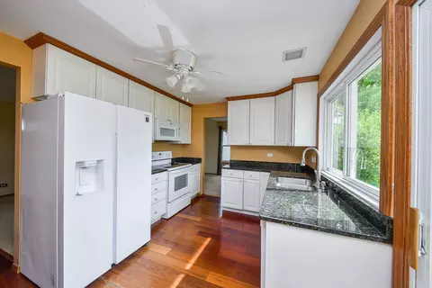 Kitchen - 671 Coral Ave, Bartlett, IL 60103 photo 1 of 2
