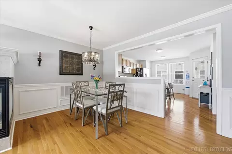 Dining - 1015 Reserve Dr, Elgin, IL 60124 photo 1 of 2