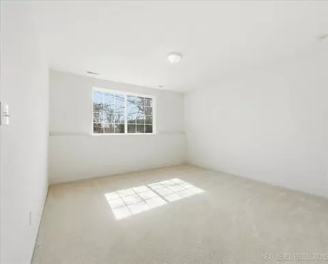 Bedroom - 1015 Reserve Dr, Elgin, IL 60124 photo 4 of 4