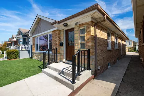 4527 N Newcastle Ave, Harwood Heights, IL 60706