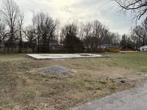 1000 S Wilson St, Benton, IL 62812