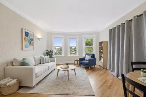 6457 N California Ave #3, Chicago, IL 60645