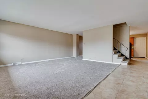 9586 S Colfax Ave, Chicago, IL 60617 photo 8