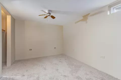 9586 S Colfax Ave, Chicago, IL 60617 photo 21