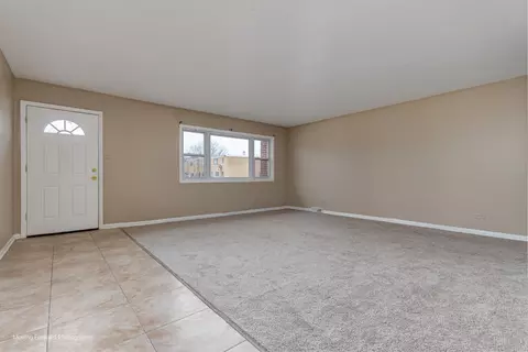 9586 S Colfax Ave, Chicago, IL 60617 photo 5