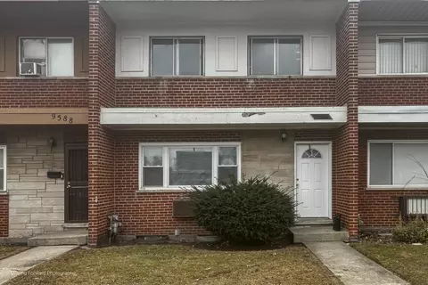 9586 S Colfax Ave, Chicago, IL 60617 photo 1
