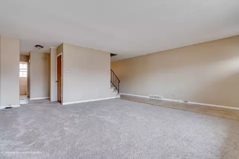 9586 S Colfax Ave, Chicago, IL 60617 photo 7