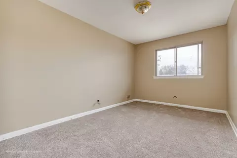 9586 S Colfax Ave, Chicago, IL 60617 photo 18