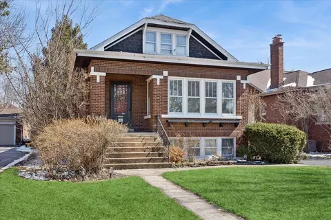 367 Bartram Rd, Riverside, IL 60546