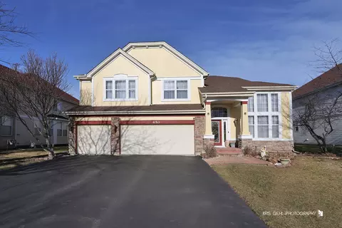 450 W Daybreak Ln, Round Lake, IL 60073