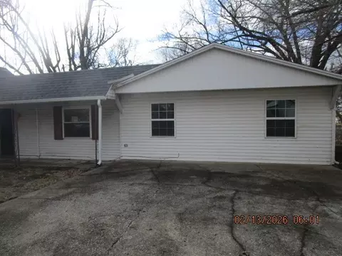 1405 Pearl St, Eldorado, IL 62930 photo 4