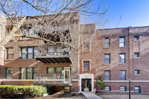 1136 W Pratt Blvd #2S, Chicago, IL 60626