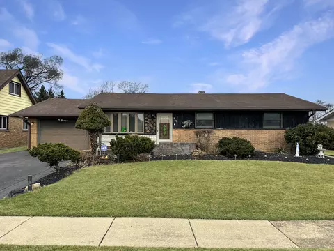 9112 Homestead Ln, Bridgeview, IL 60455
