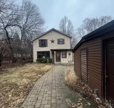 Exterior - 5 S661 Wright St, Naperville, IL 60563 photo 1 of 7