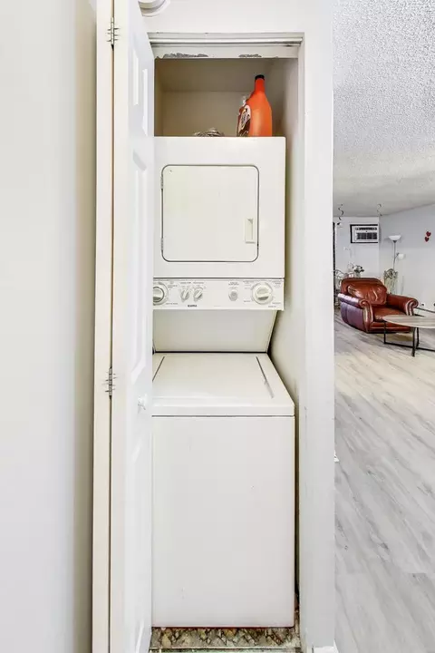 Other - 121 Gregory St #7, Aurora, IL 60504 photo 2 of 2