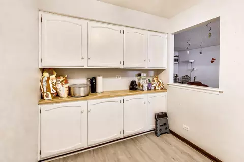 Kitchen - 121 Gregory St #7, Aurora, IL 60504 photo 3 of 3