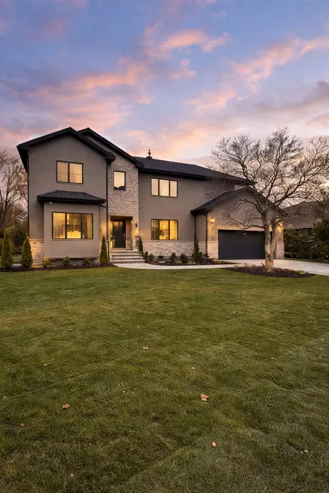 1744 Walnut Cir, Northbrook, IL 60062