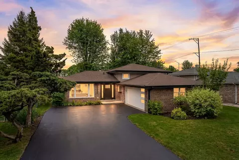 8651 S Kean Ave, Hickory Hills, IL 60457