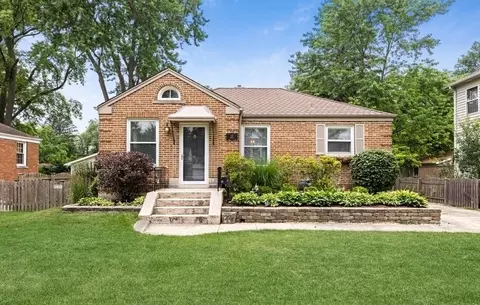 Undisclosed, Clarendon Hills, IL 60514