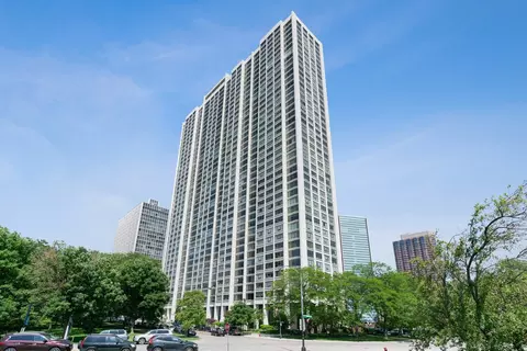 2800 N Lake Shore Dr #807, Chicago, IL 60657