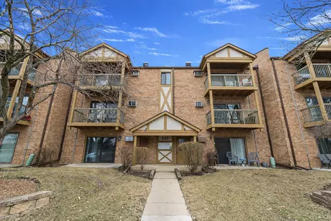 837 S Dwyer Ave #A, Arlington Heights, IL 60005
